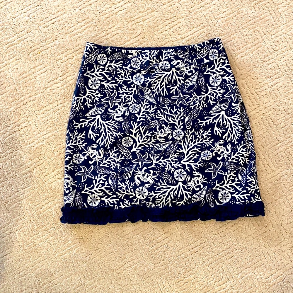 Vineyard Vines Navy and White Skirt Size 4